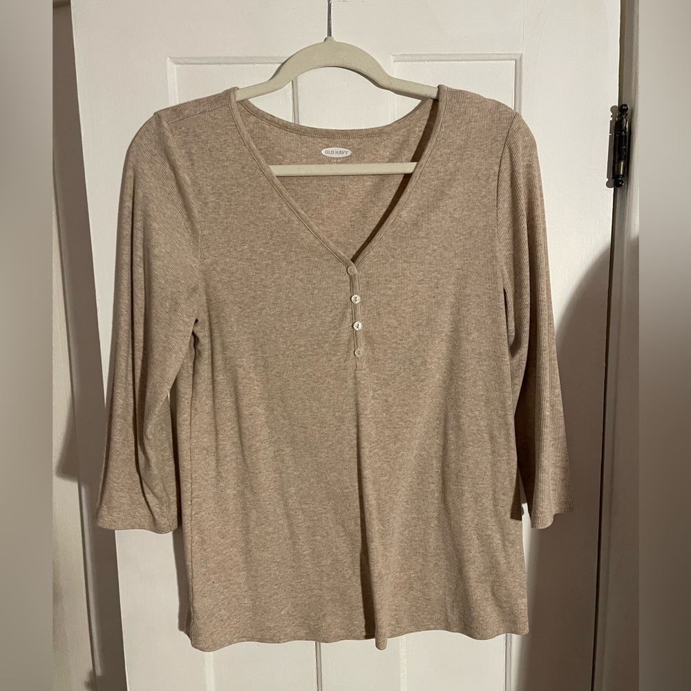 Old Navy Henly 3/4 length t-shirt